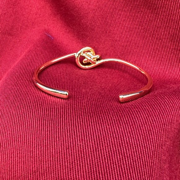 Kendra Scott Presleigh Love Knot Cuff Bracelet Gold-Tone - Picture 2 of 11